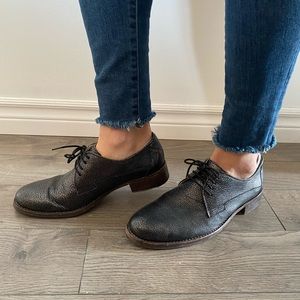 [9.5] W Clarks Metallic Black Leather Flats